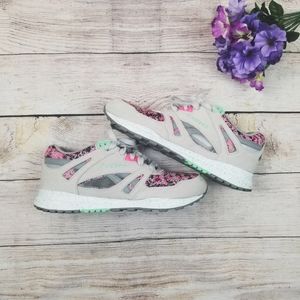 Gray Reebok Hexalite Ventilators
